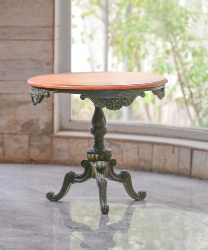 ENTRANCE VINTAGE TABLE